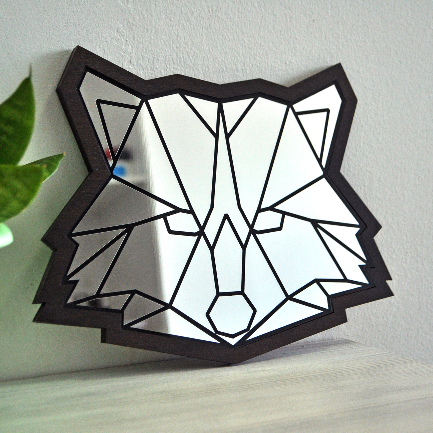 зеркало декоративное неразбивающееся, енот зеркало декоративное, енот зеркало из акрила в деревянной рамке, красивое зеркало голова енота полигональная,