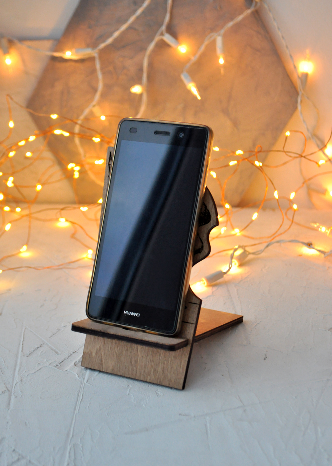 Подставка под телефон "Защитник"