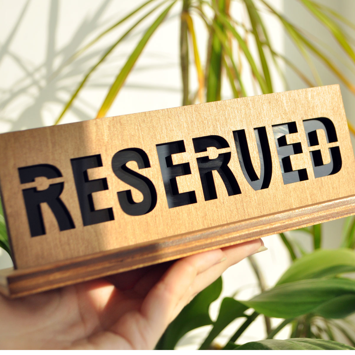 деревянная табличка резерва на стол для кафе или ресторана купить заказать