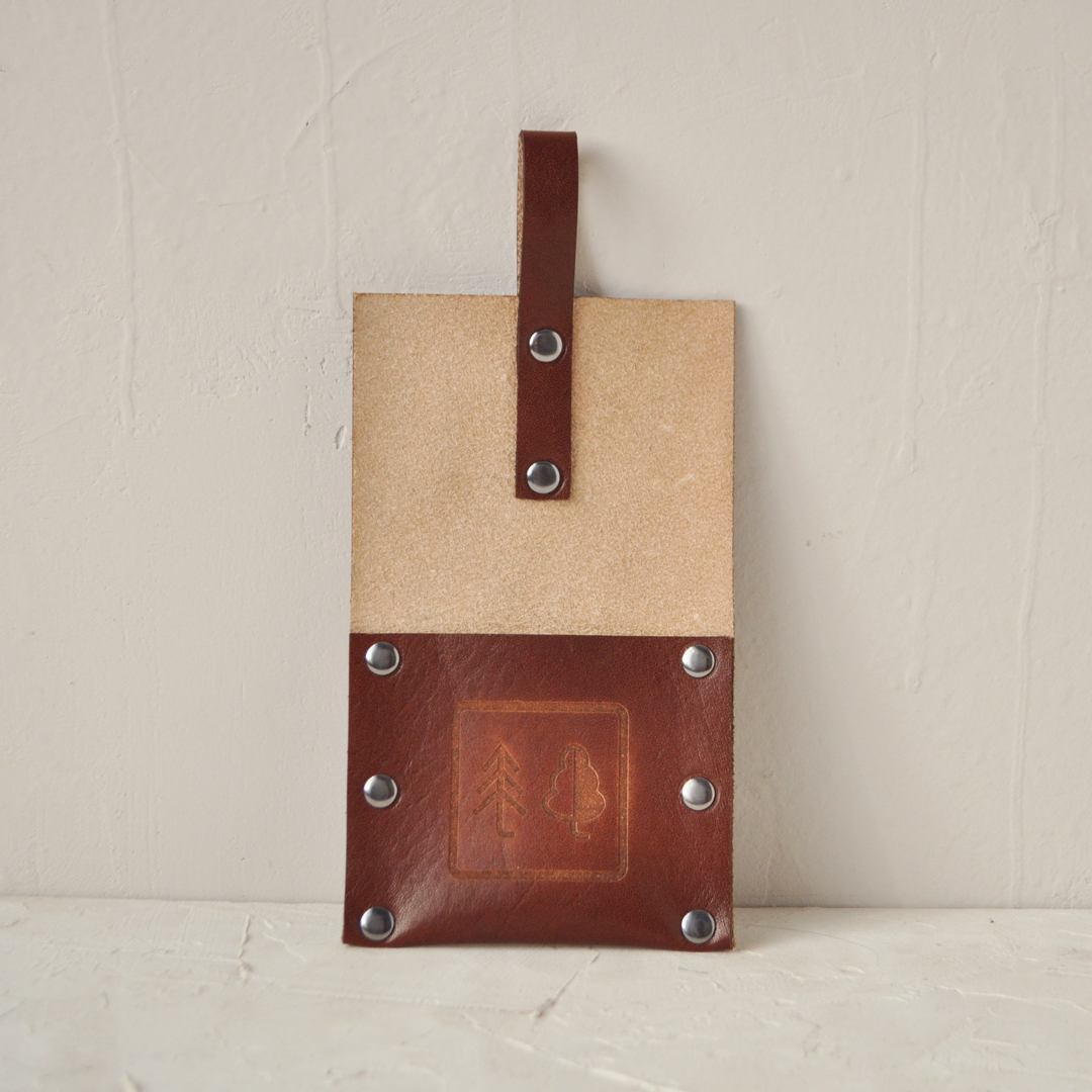 счетница из кожи с кармашком и логотипом на заказ