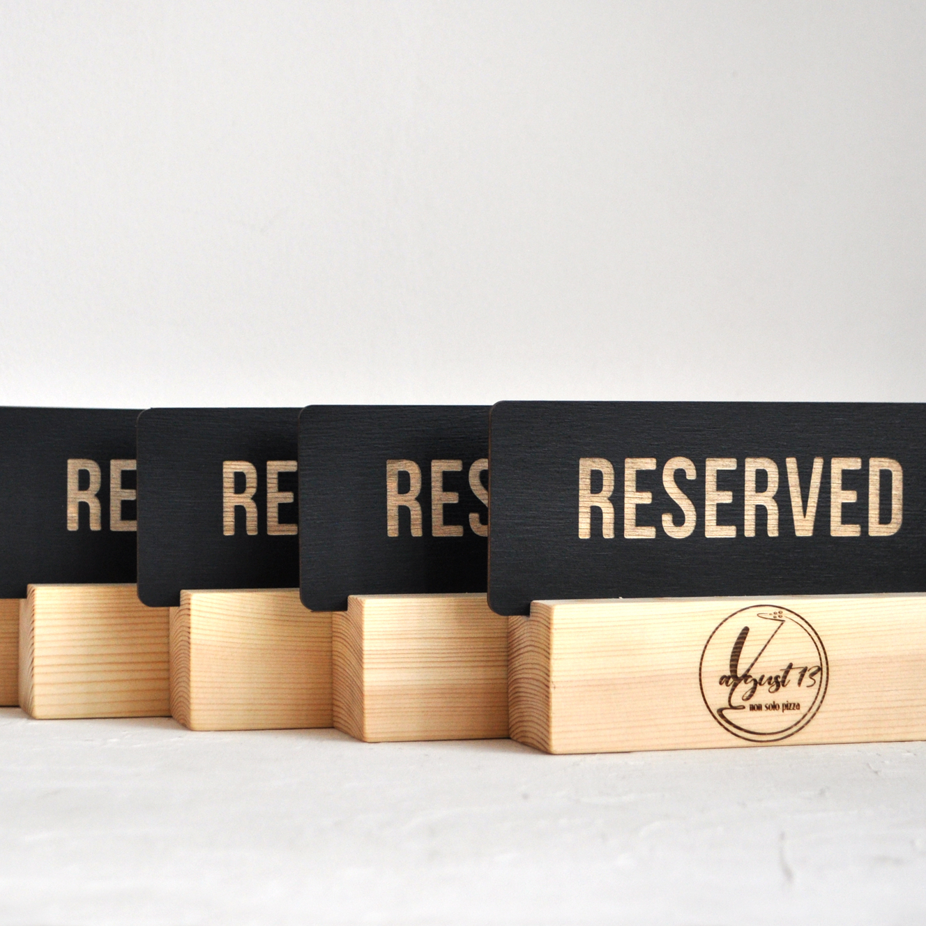табличка резерва на стол из дерева для кафе ресторана паба бара купить