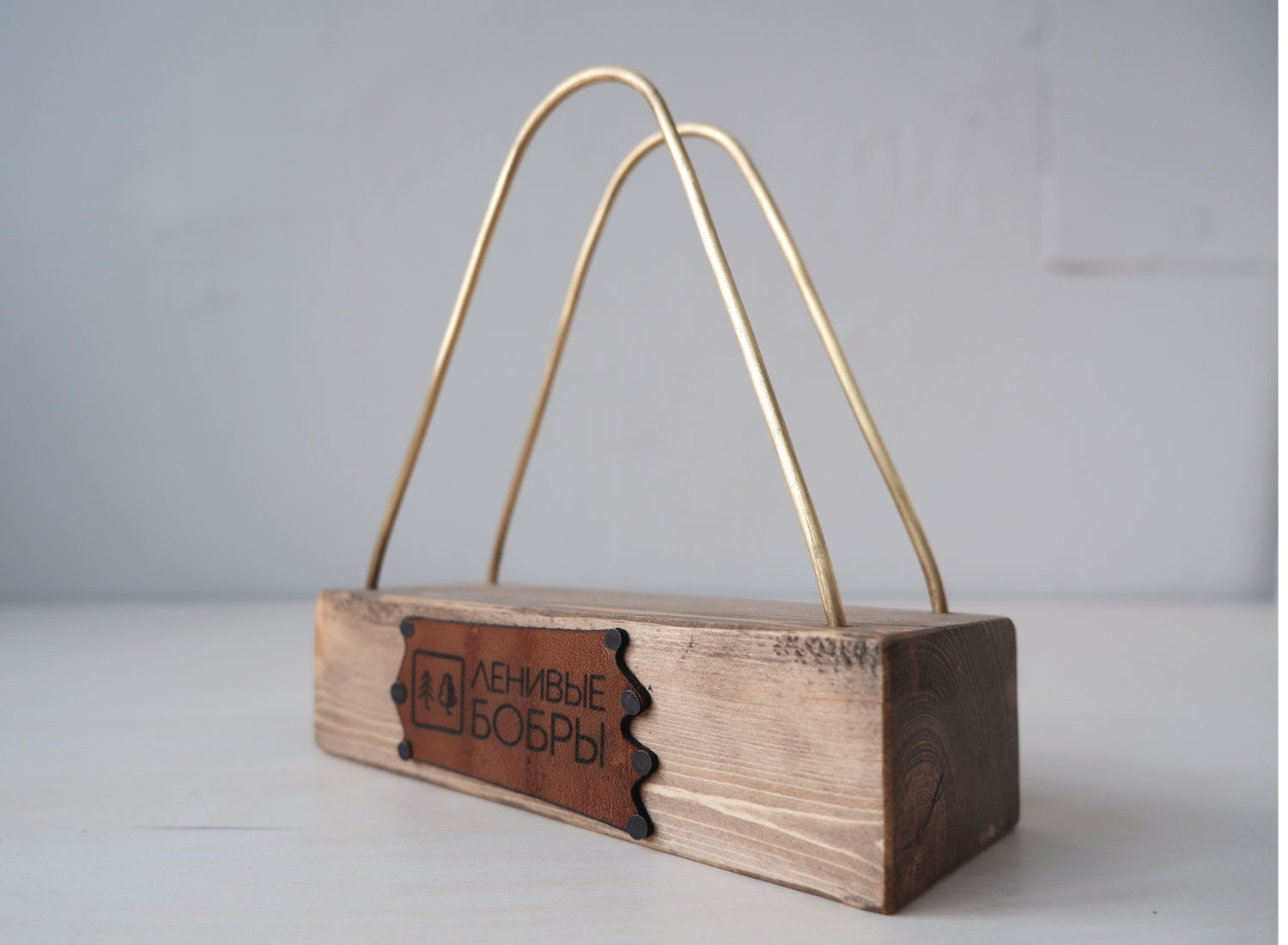 Салфетница из дерева с латунью