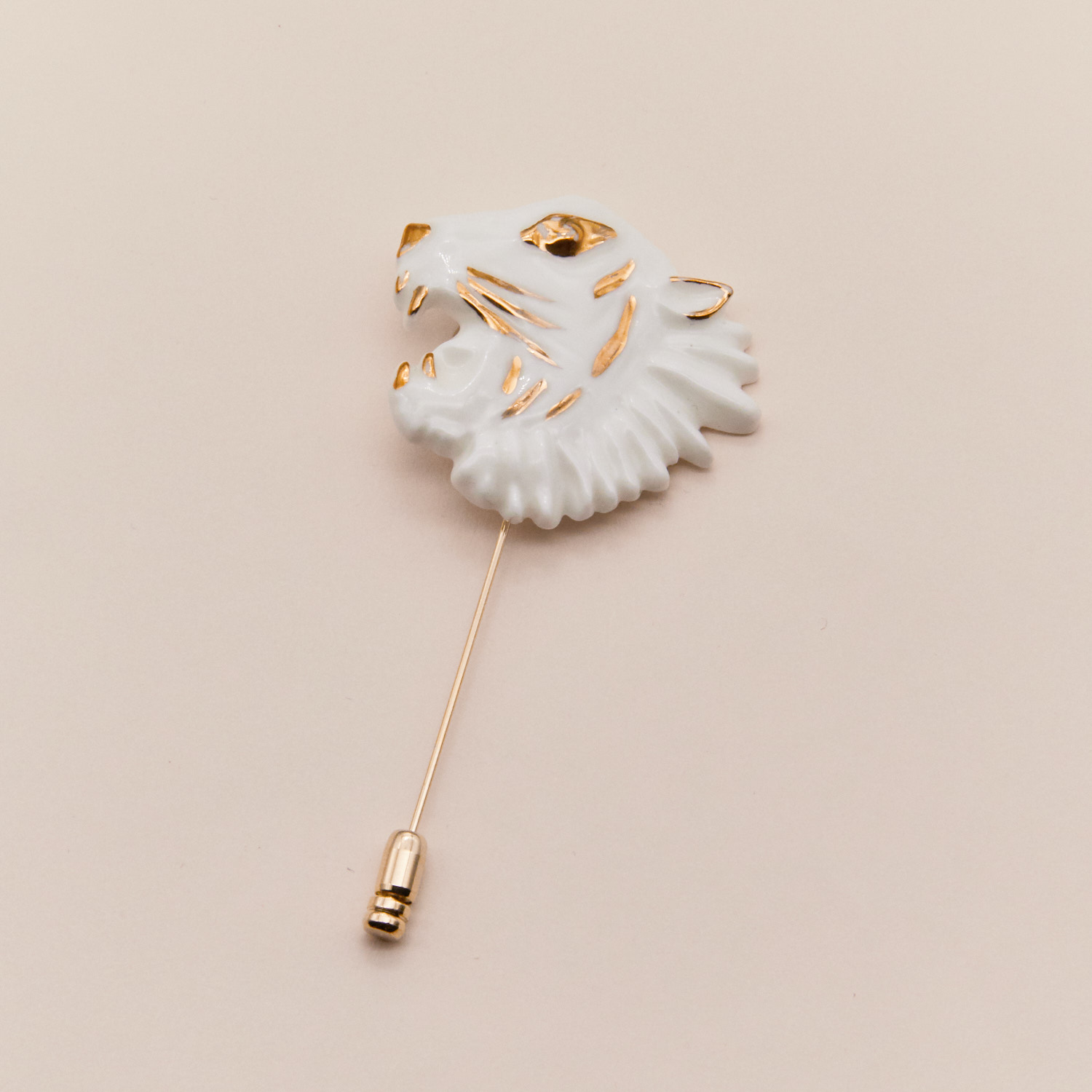 Брошь «Тигр» белый с золотом на французской булавке