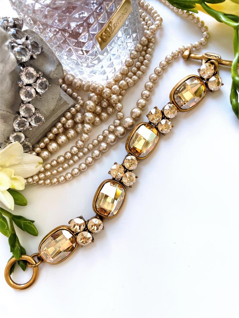 Браслет с камнями цвета шампанского