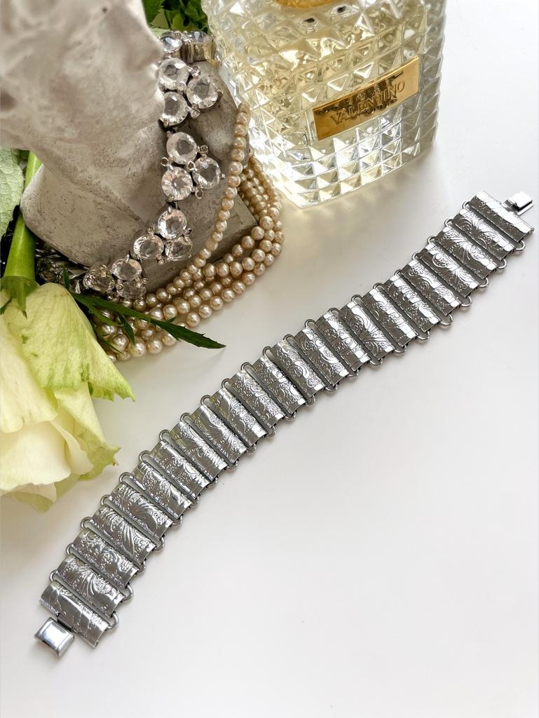 Браслет с узорами