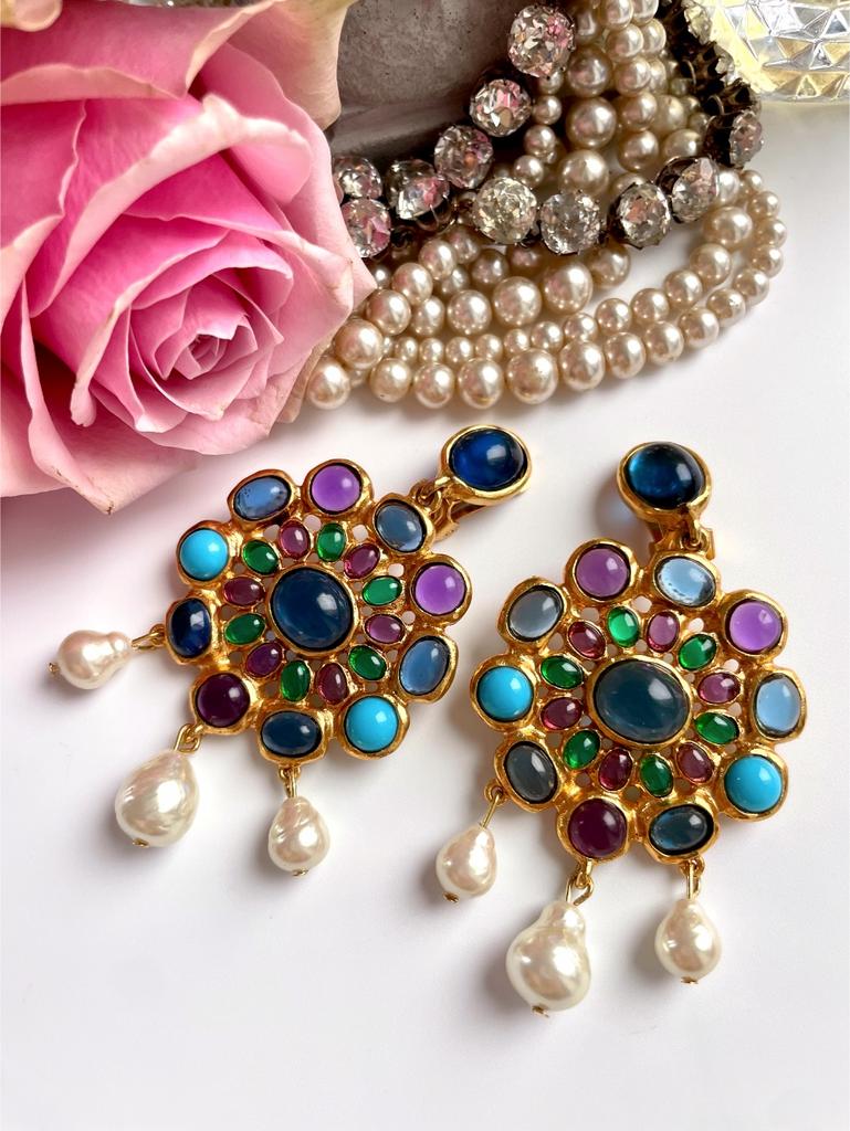 Клипсы с разноцветными кабошонами