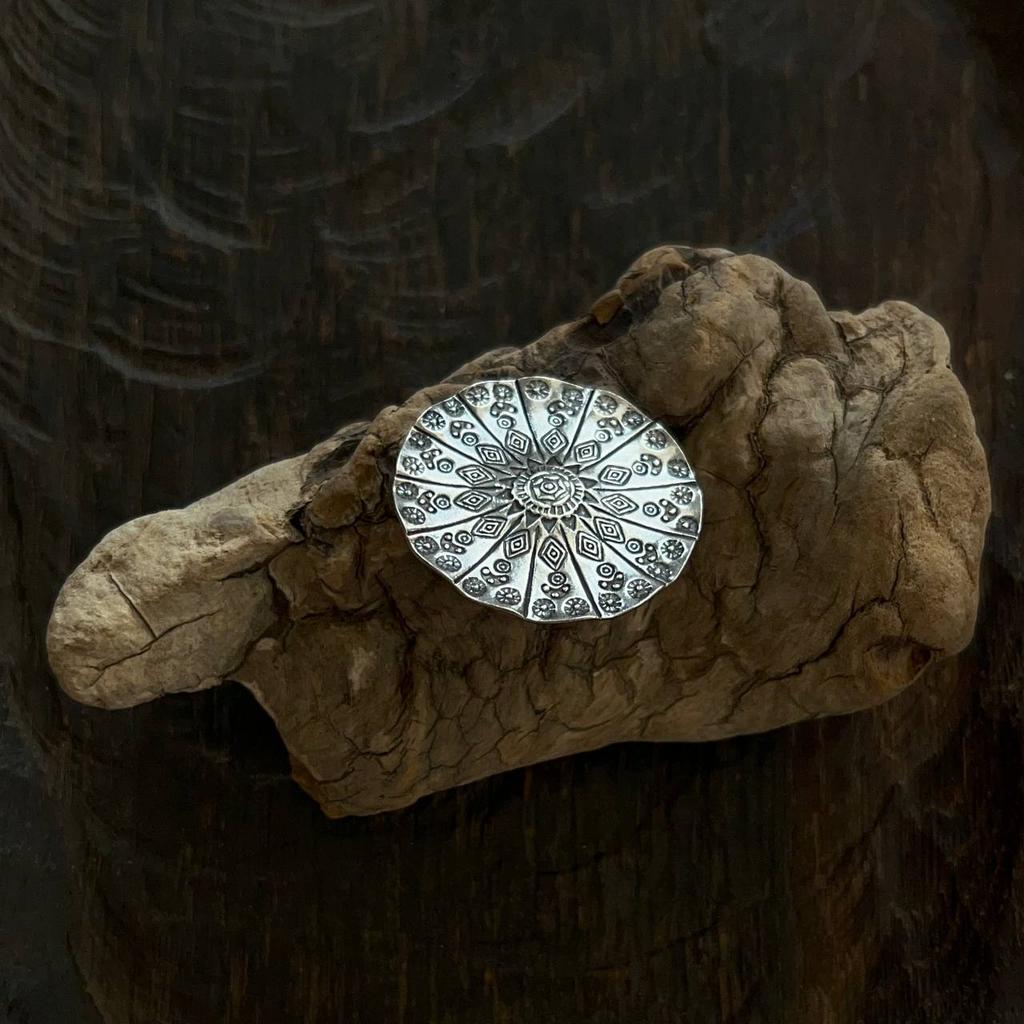 кольцо в виде мандалы