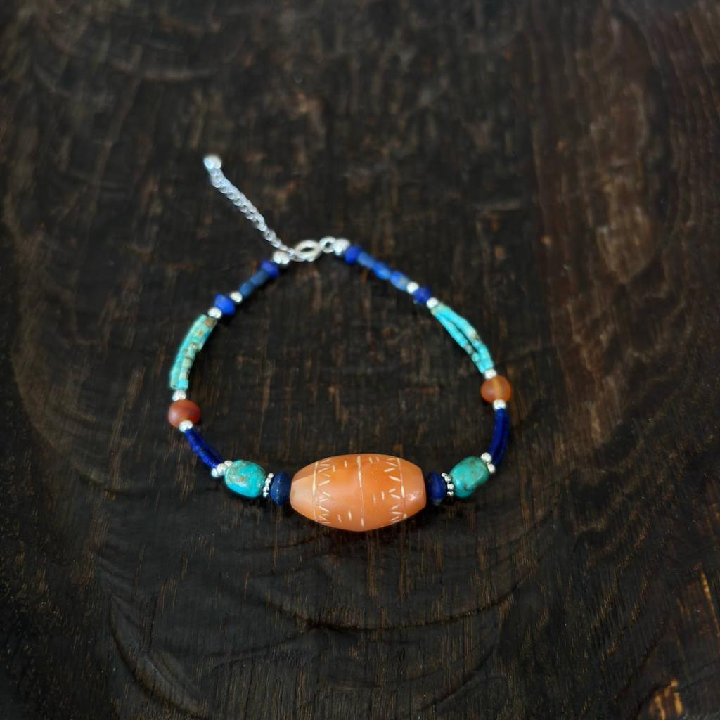 браслет из лазурита, бирюзы и с сердоликом
