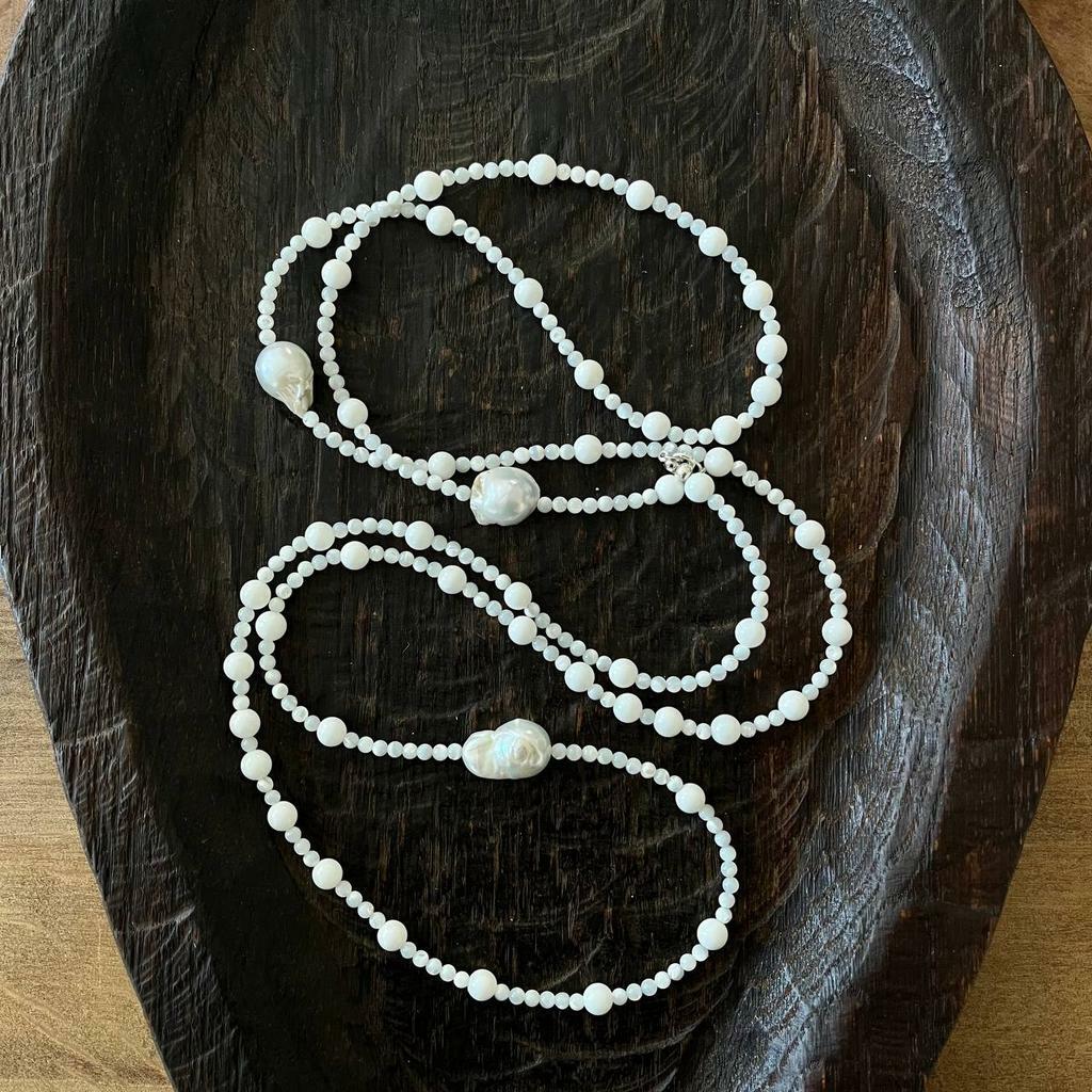 ожерелье из нити перламутра, тридакны и крупного жемчуга