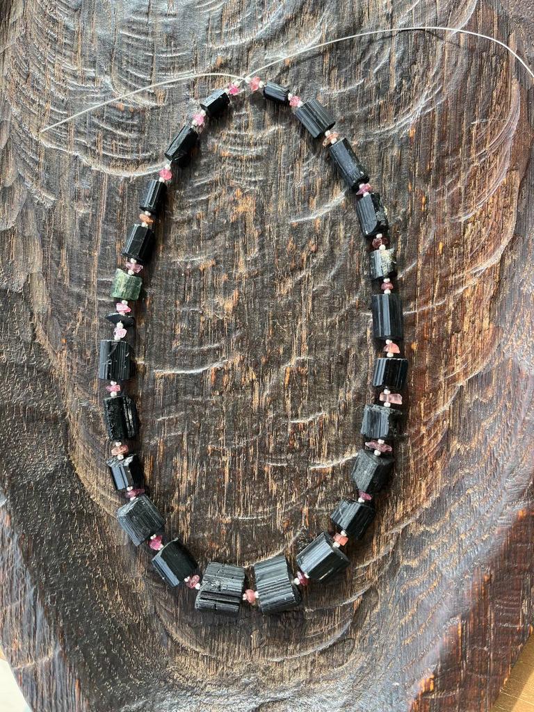 ожерелье из шерла с рубеллитом