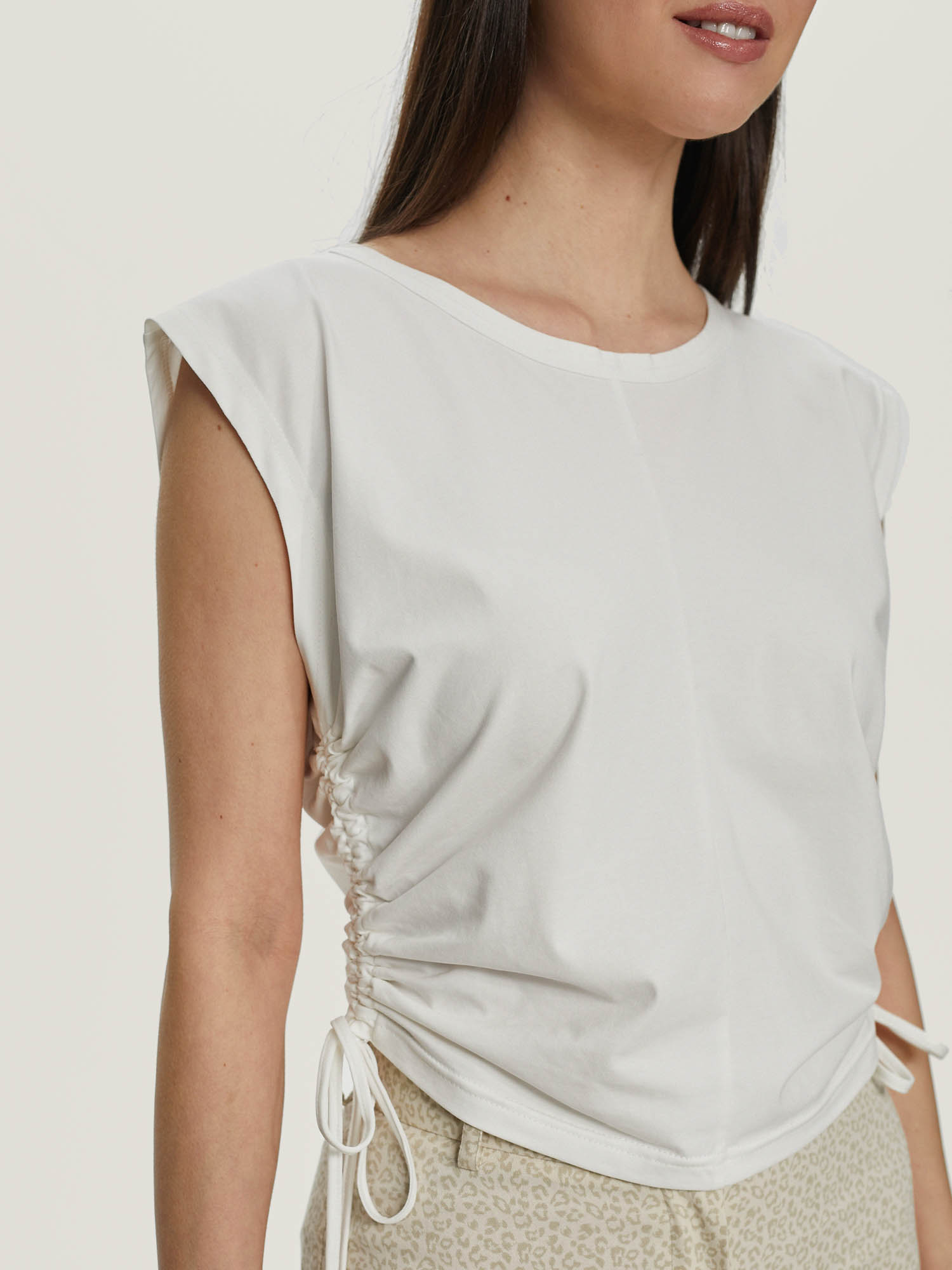 Футболка / Топ, модель 552/02