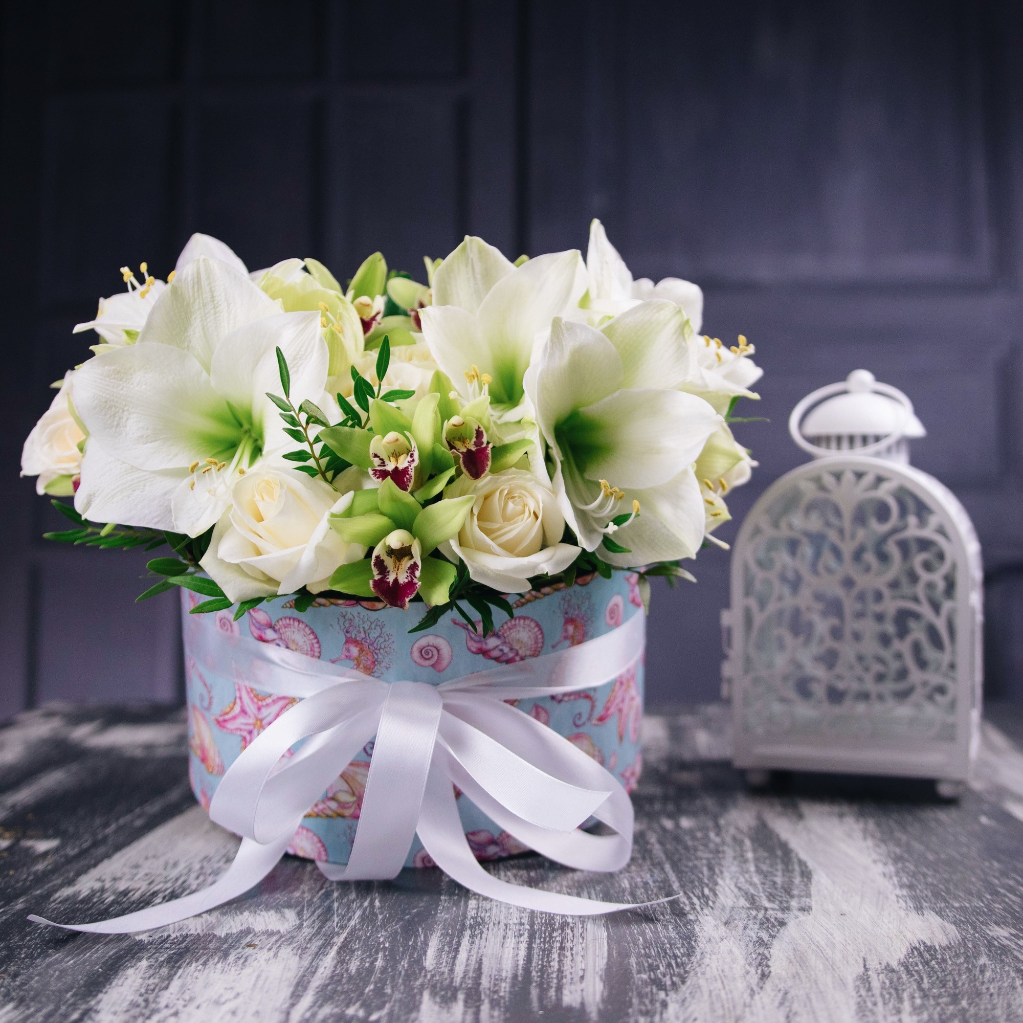 Коробка с орхидеей, розой и амарилисом 0293