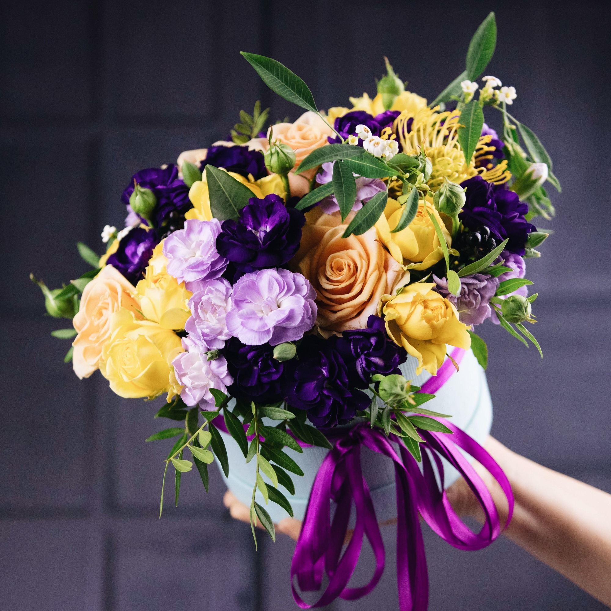 Коробка с розой, нутаном и лунной гвоздикой 0295