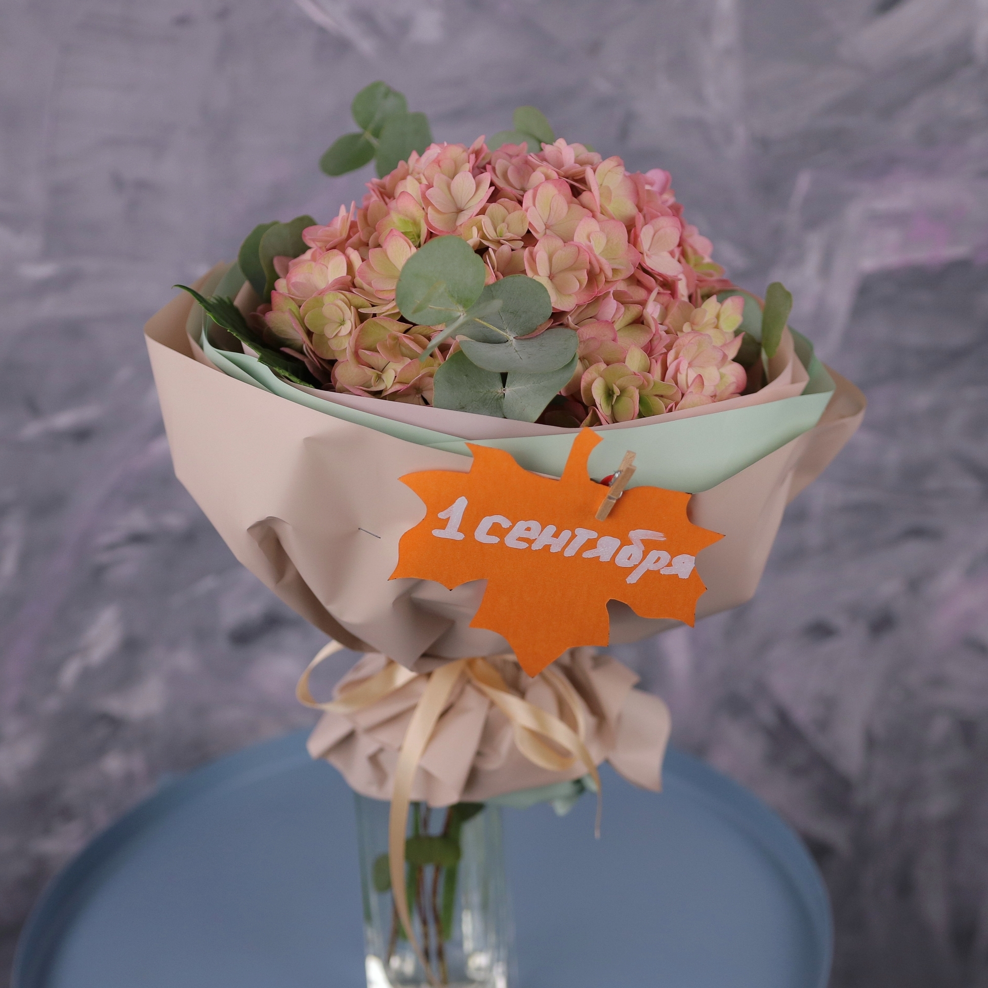 Букет с гортензией и эвкалиптом 0372