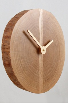 ЧАСЫ ИЗ СРЕЗА ДЕРЕВА