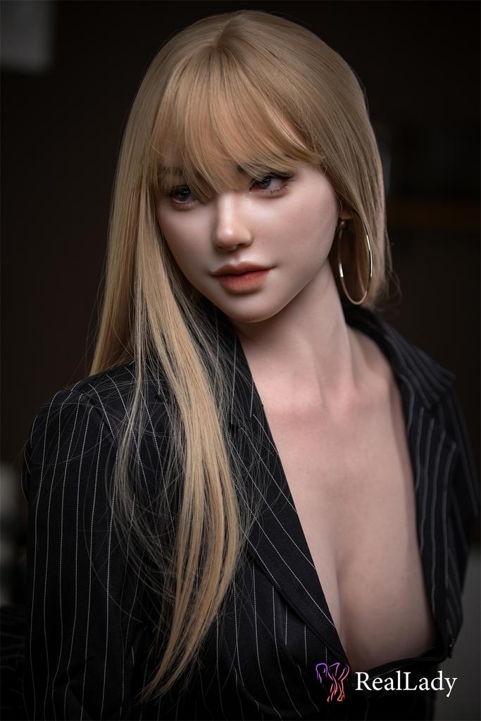 Реалистичная силиконовая секс кукла Real lady 170 см - Layla