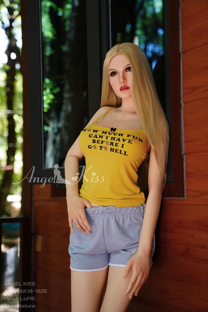 Реалистичная силиконовая / ТПЕ секс кукла  Angel kiss doll 162 см - Lolly