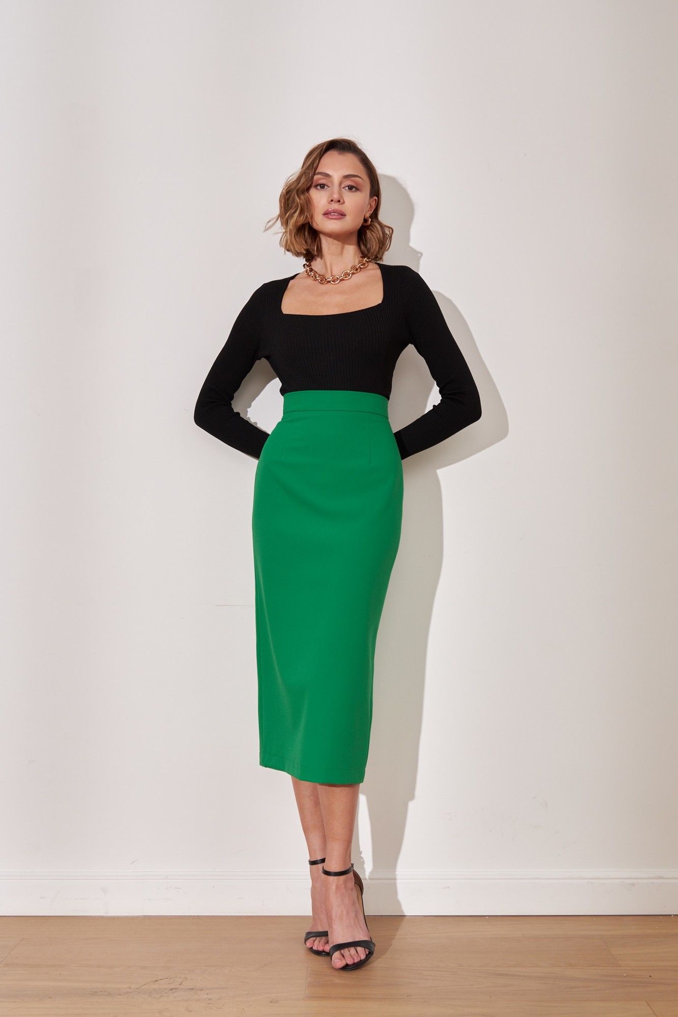 Прямая юбка-миди Edith в зеленом цвете