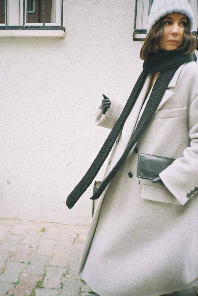 Шарф узкий черный