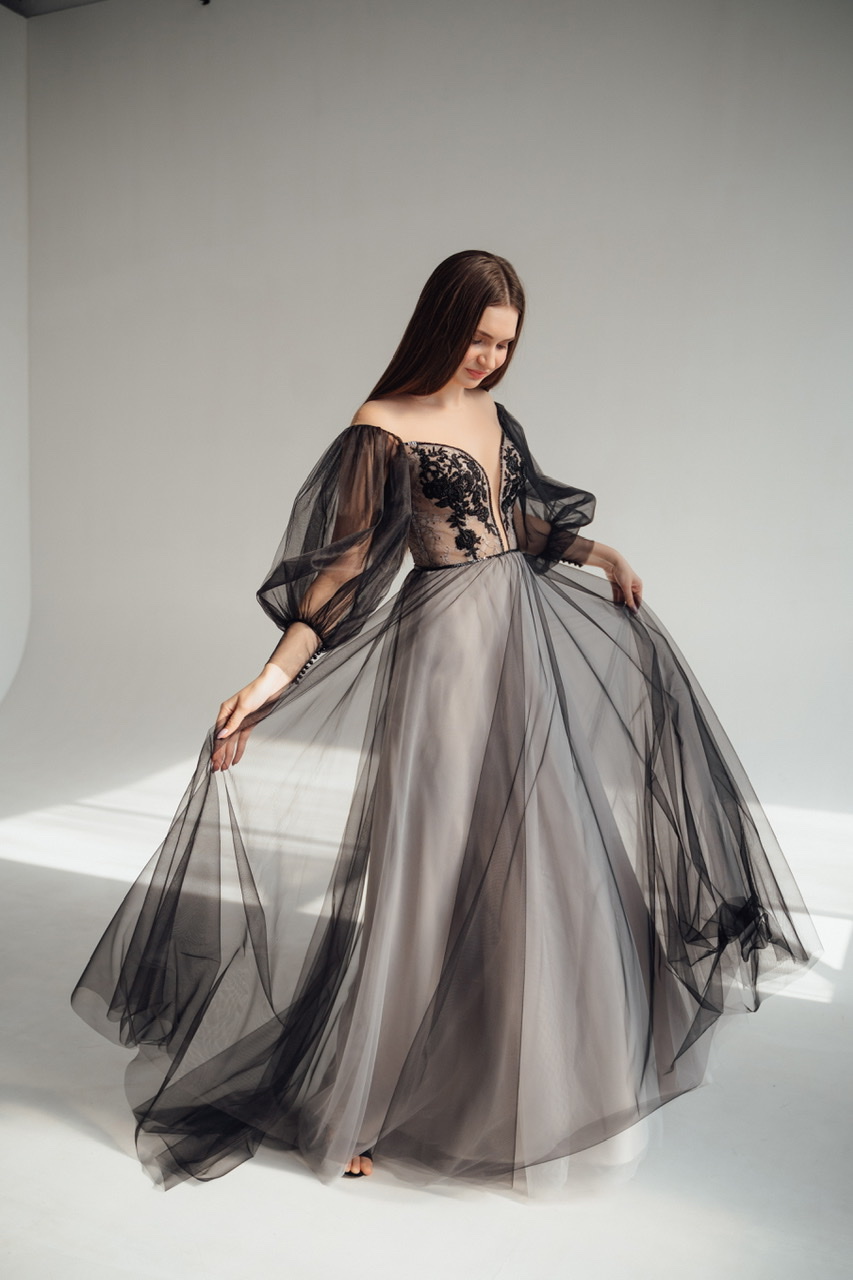 Вечернее платье LILI фатиновое в черном