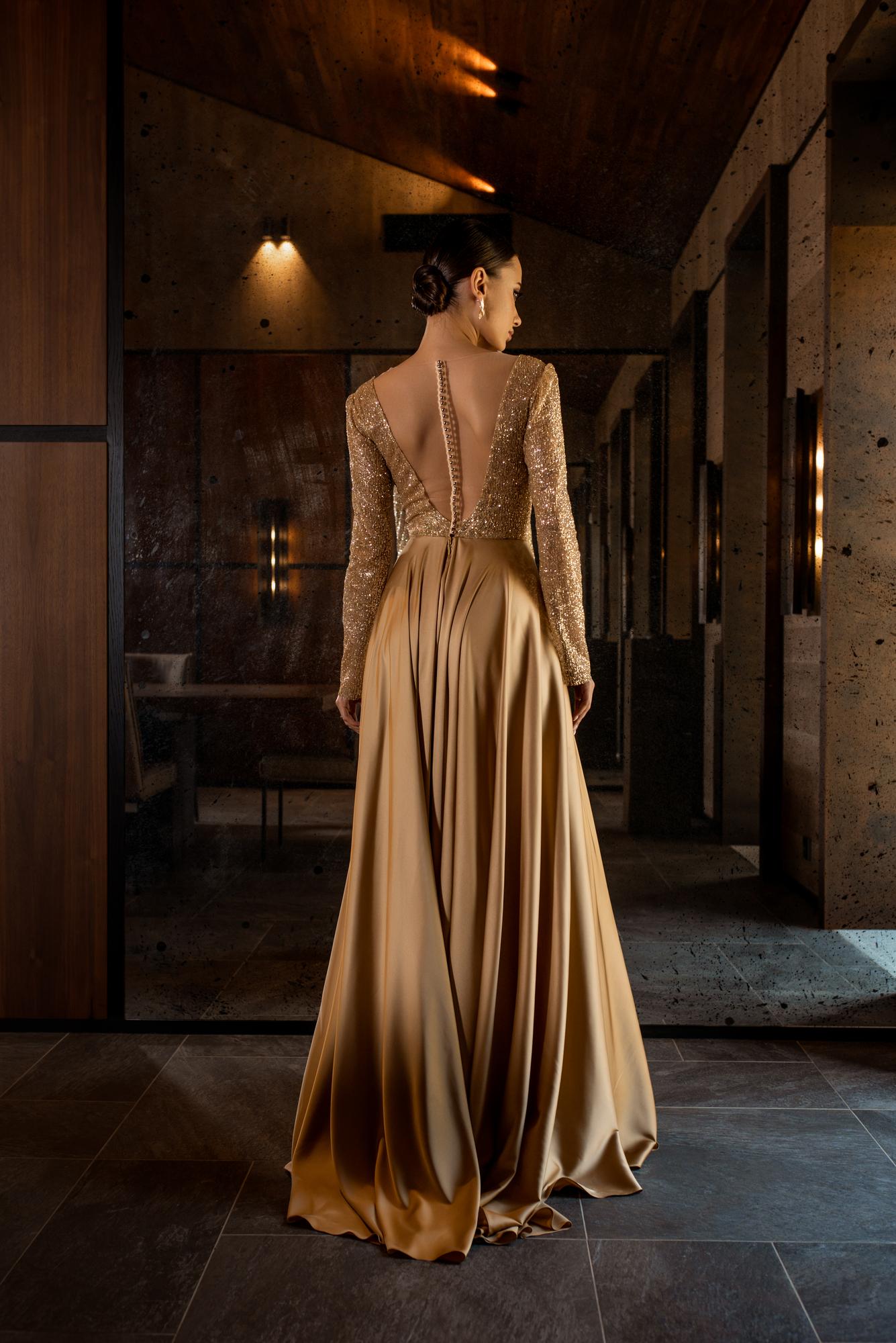 PEARL  в золотом атласе