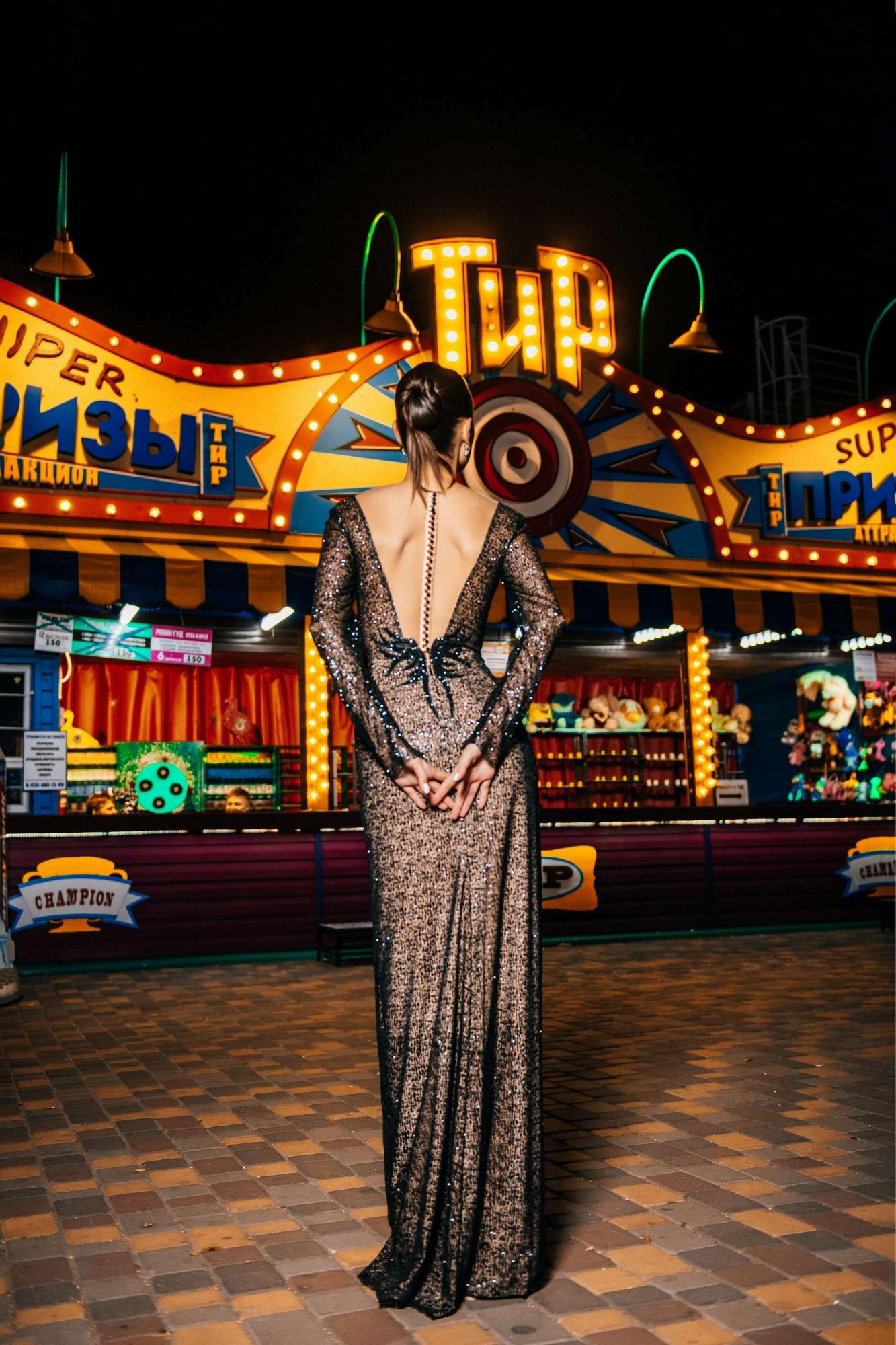 Платье силуэтное PEARL в чёрном c рукавом