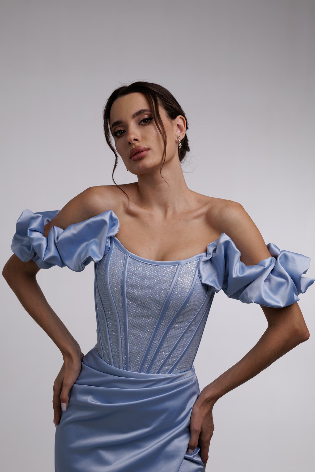 Силуэтное платье LARA  в голубом цвете