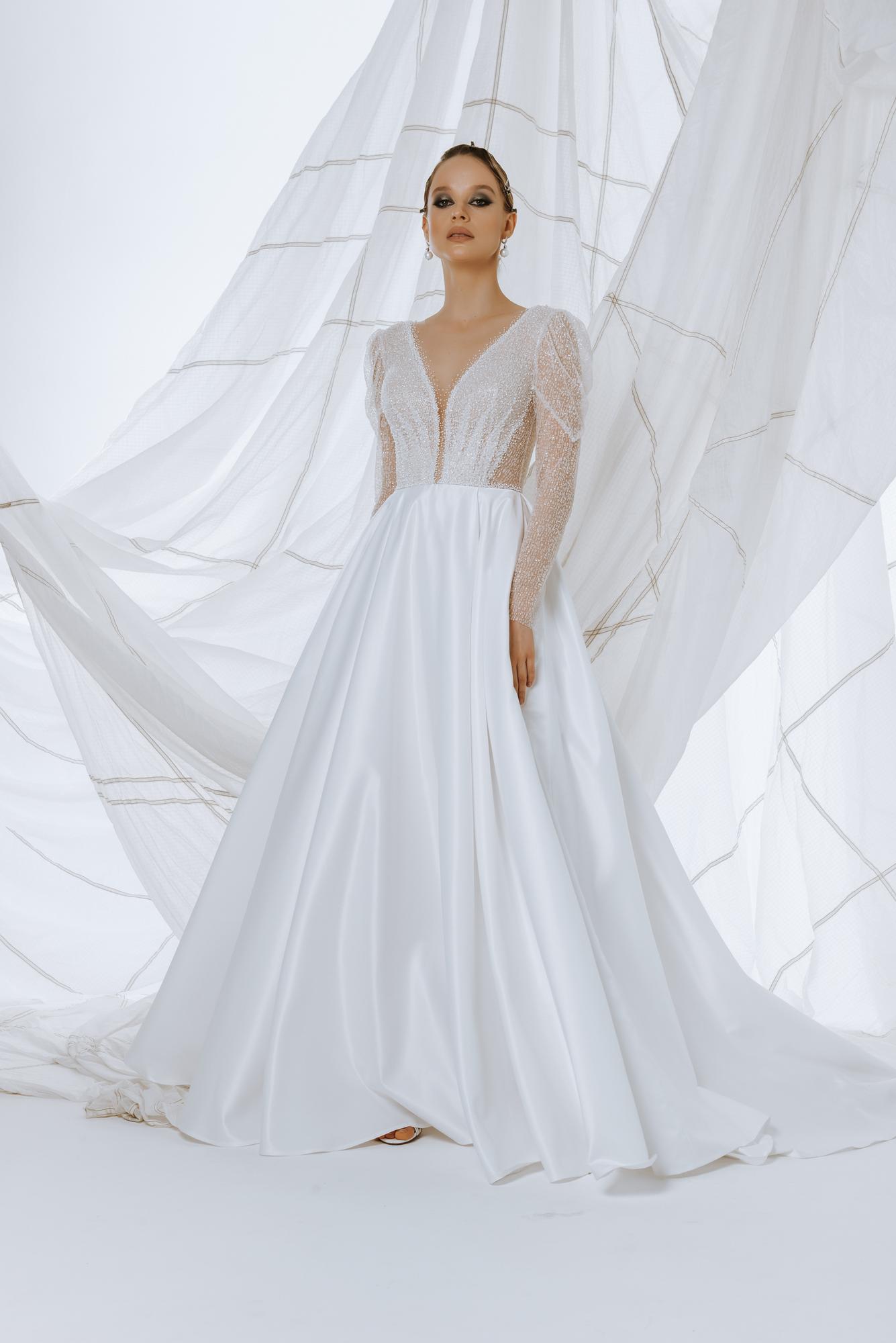 Свадебное платье ERLIA  c атласной юбкой