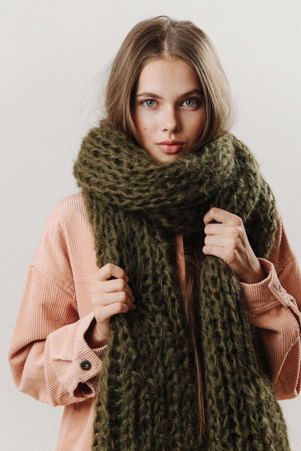 Шарф 2 нити оливковый