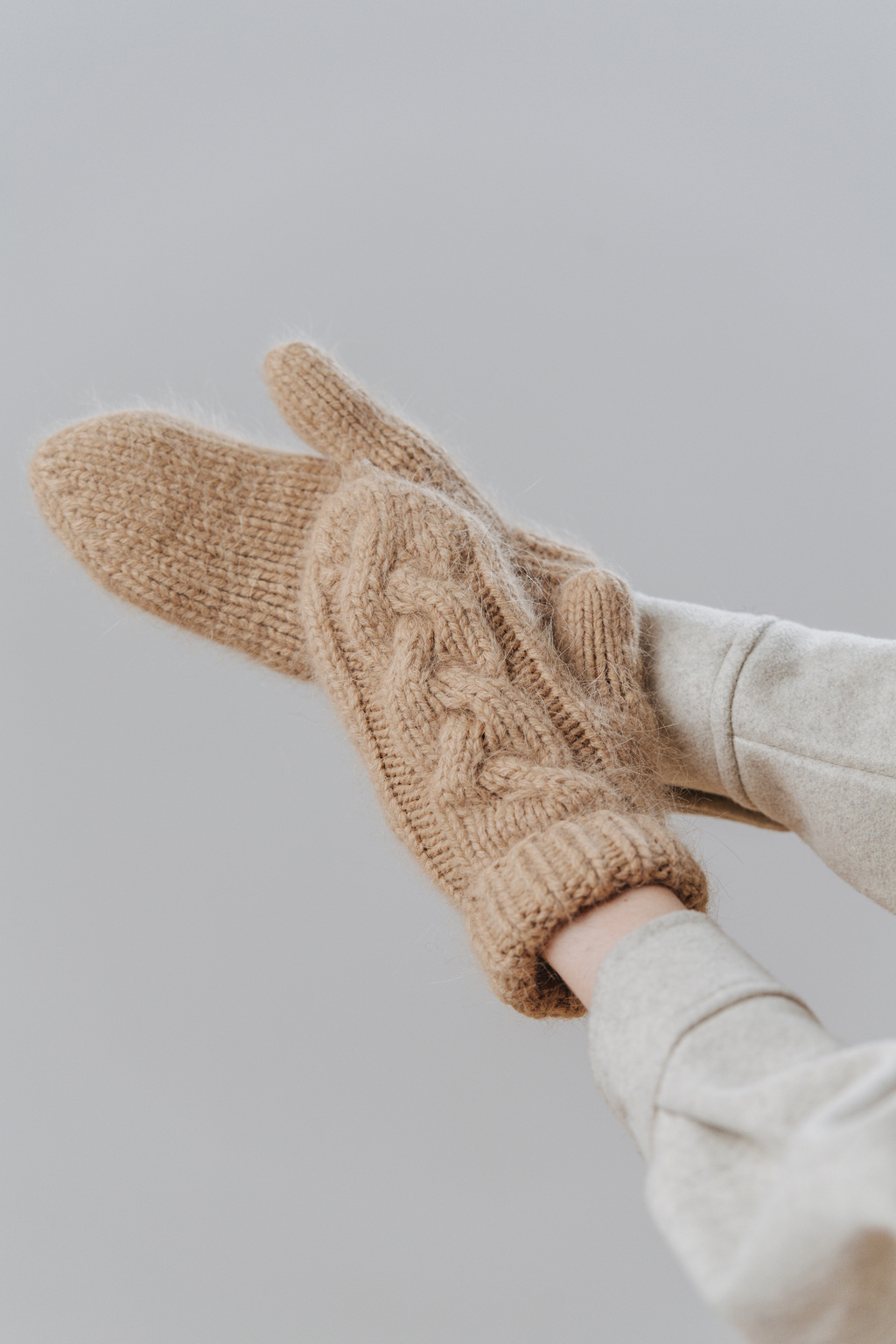 Варежки ангора бежевый