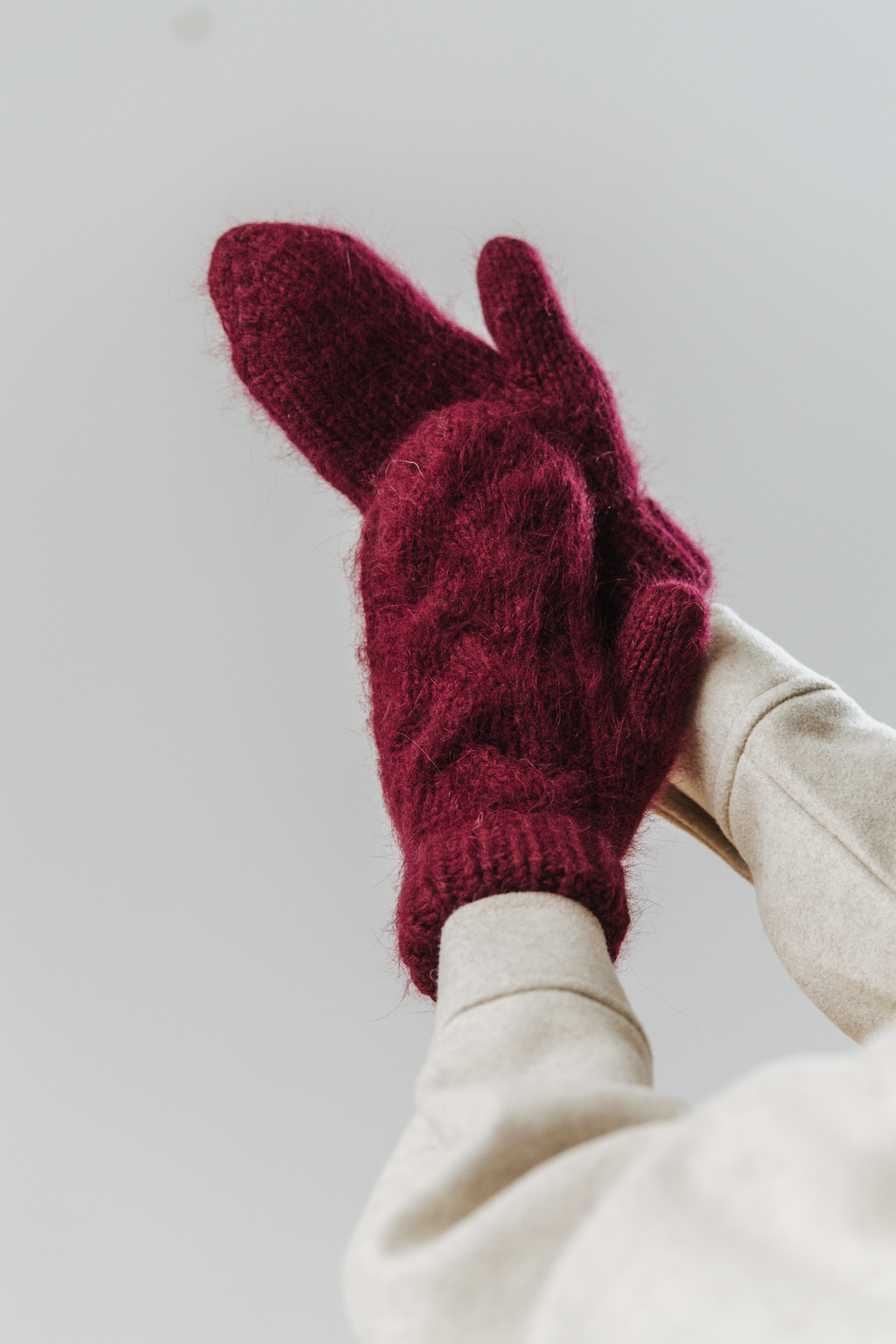 Варежки ангора бордовый