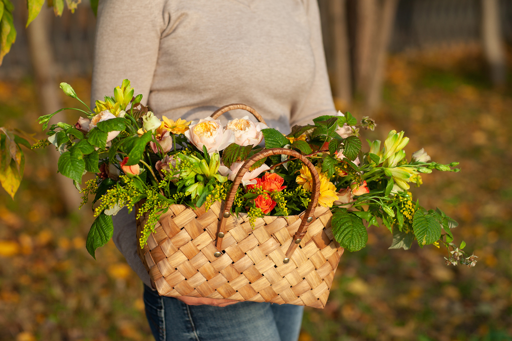 Цветочная корзина "Ягодное настроение"