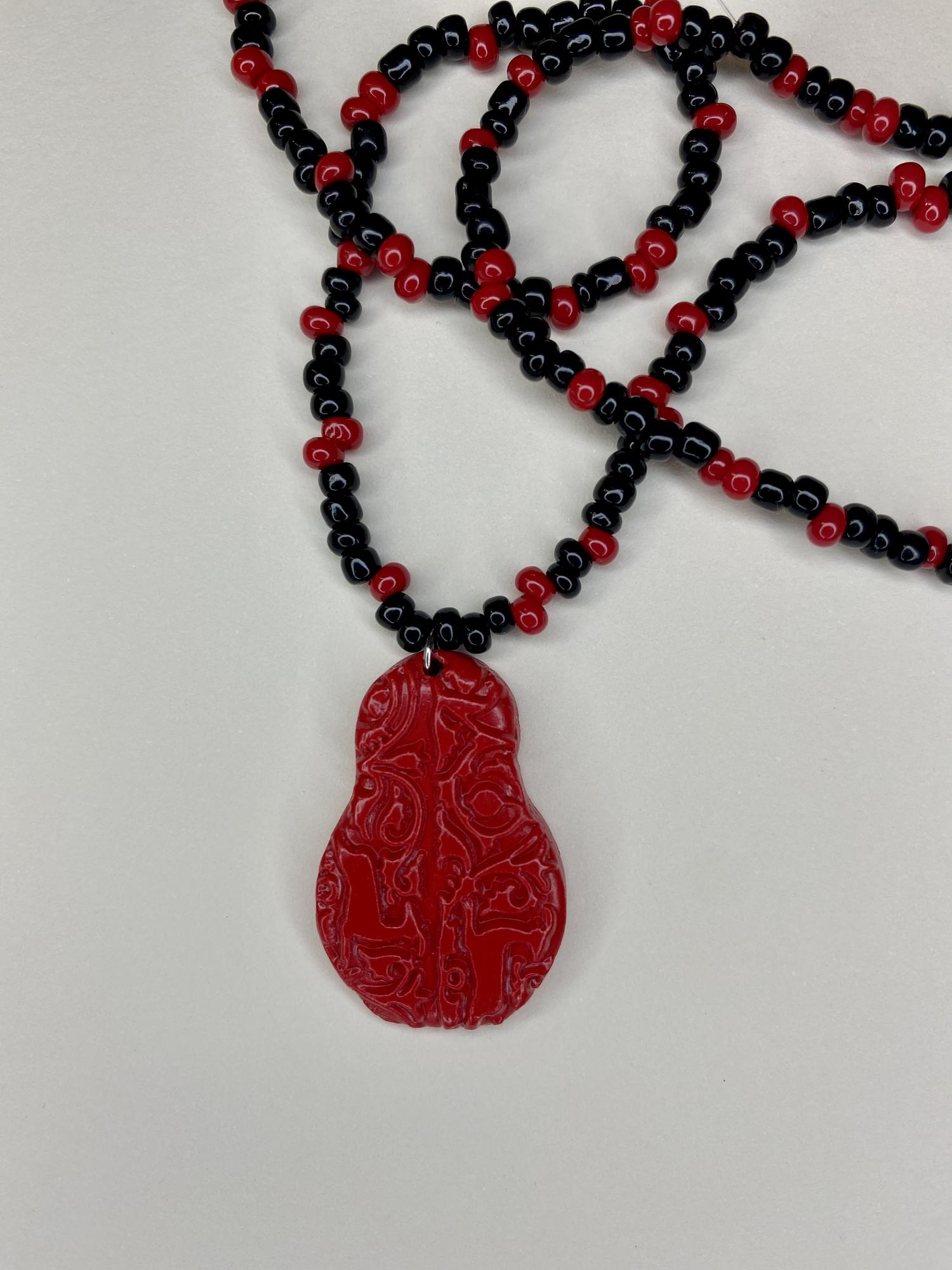 Бусы Матрешка резная красная с черным