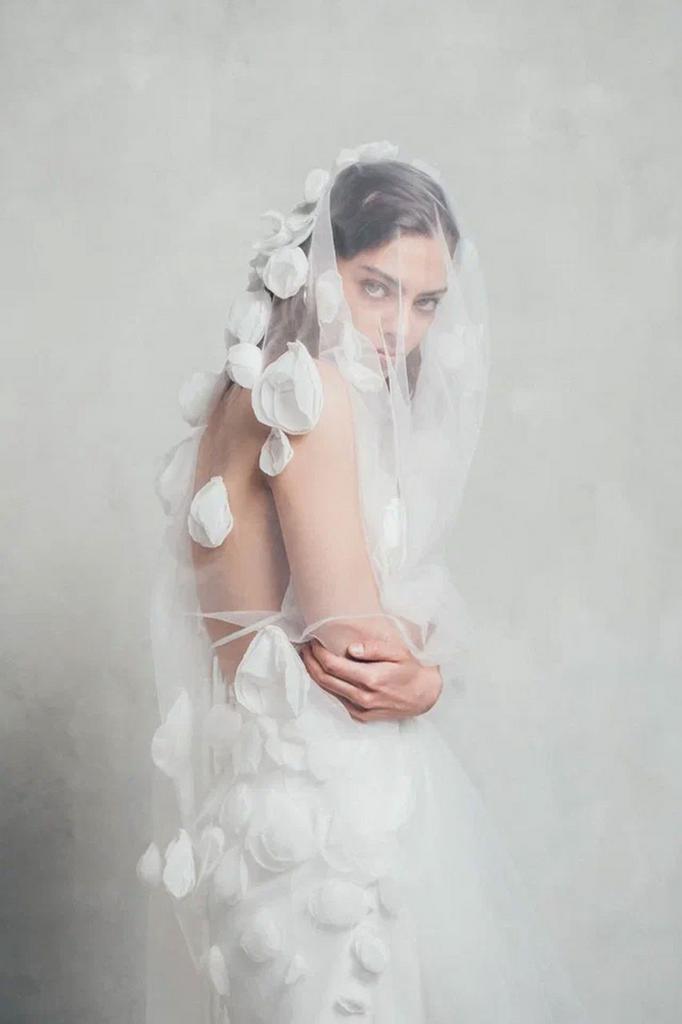 ФАТА С ЛЕПЕСТКАМИ