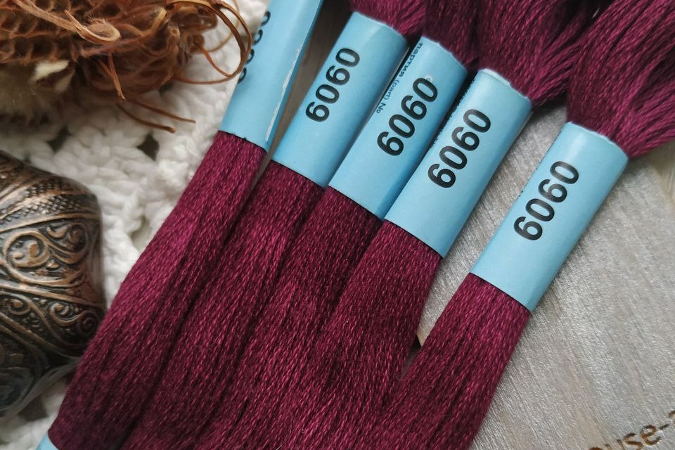 мулине Гамма 0909 темный бордовый