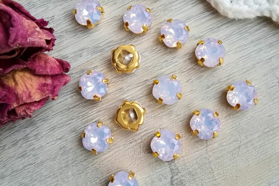 Кристаллы квадратные розовые