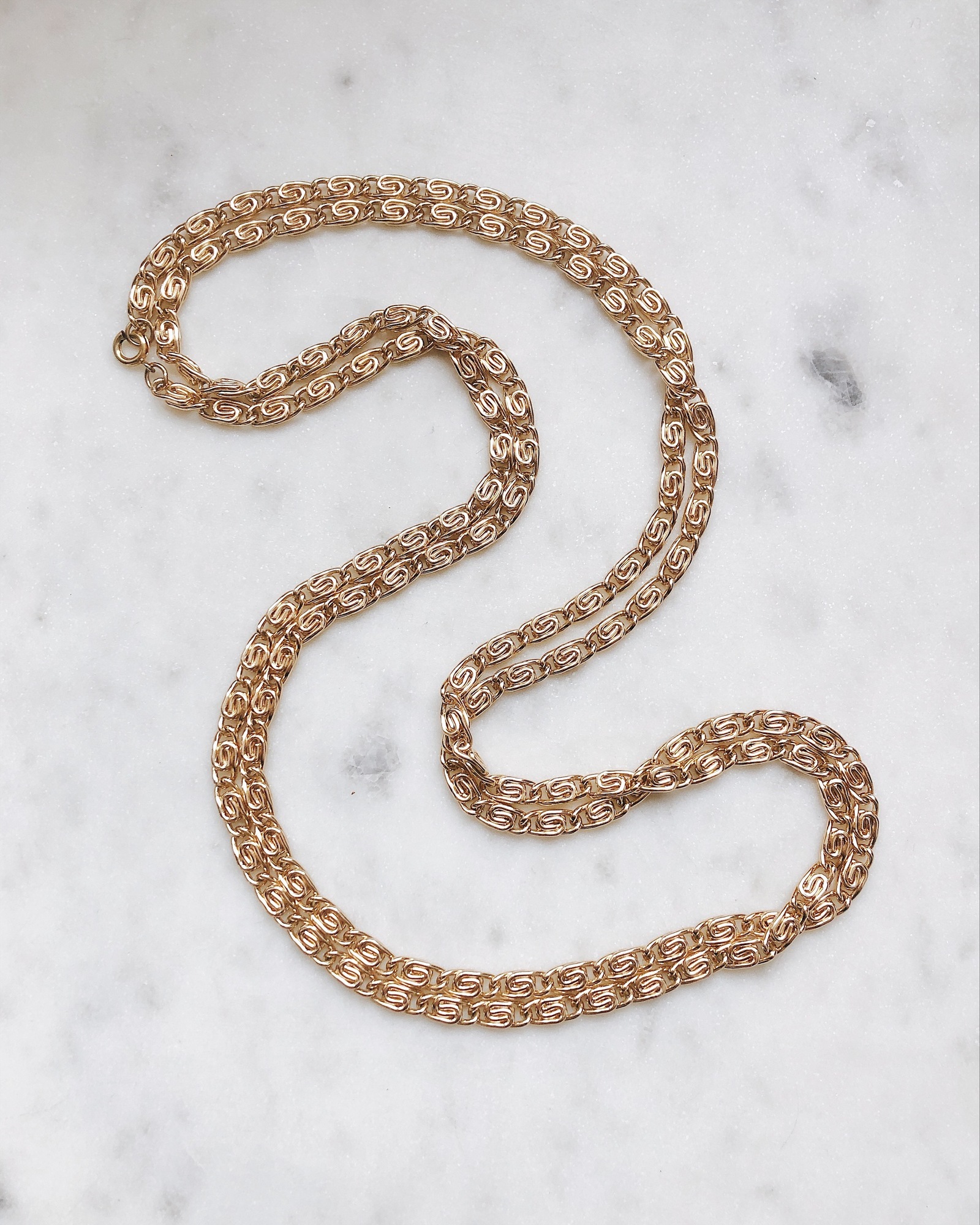 Колье-цепь с орнаментом