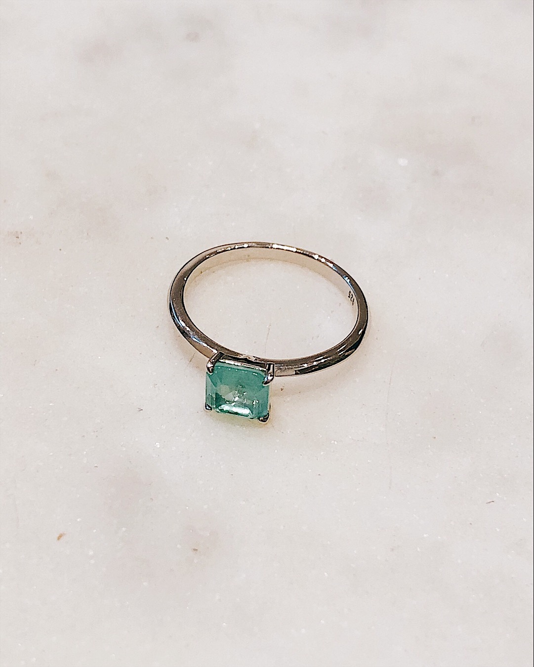 Кольцо с турмалином и кристаллами