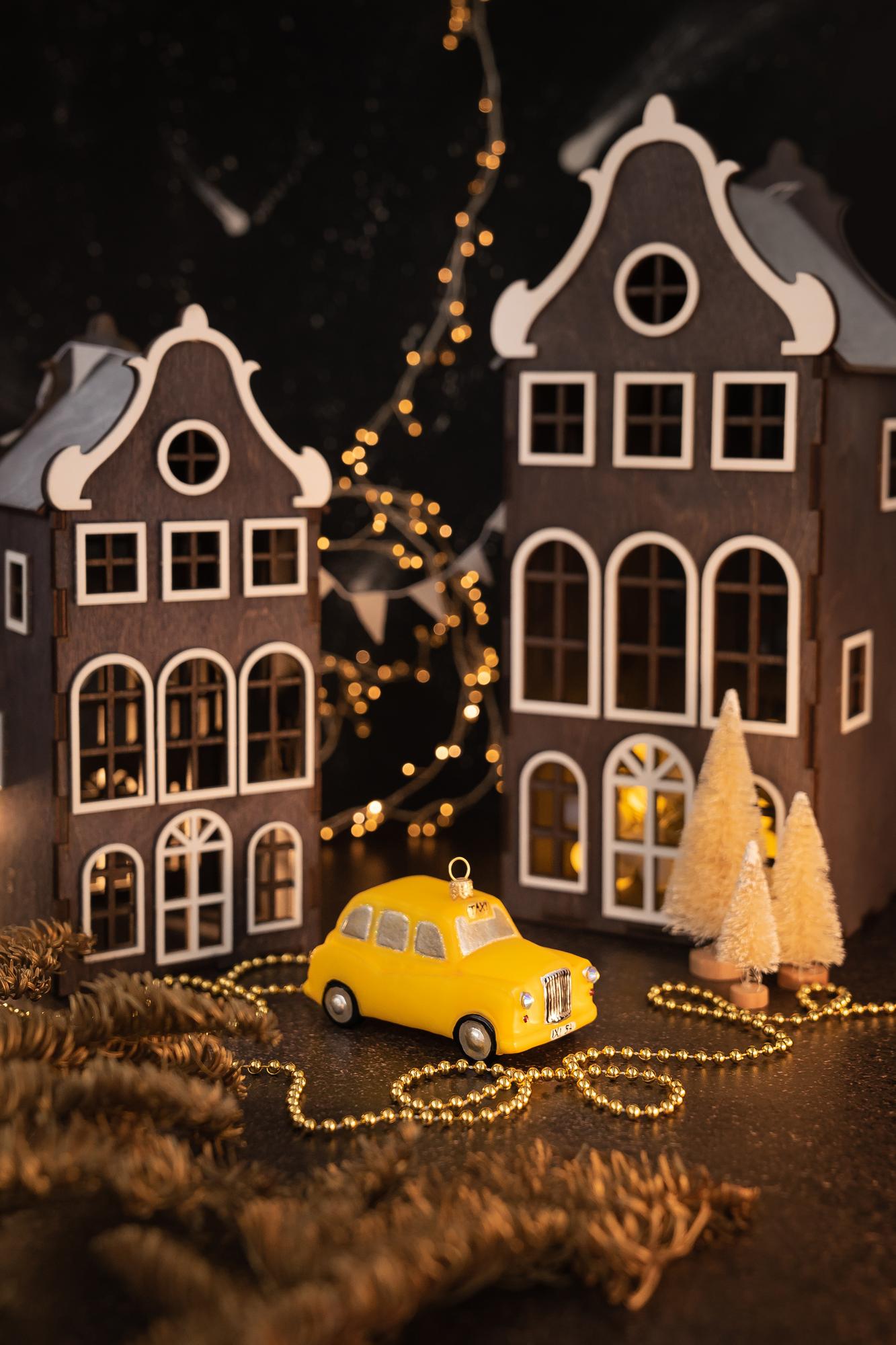 Елочная игрушка "TAXI"