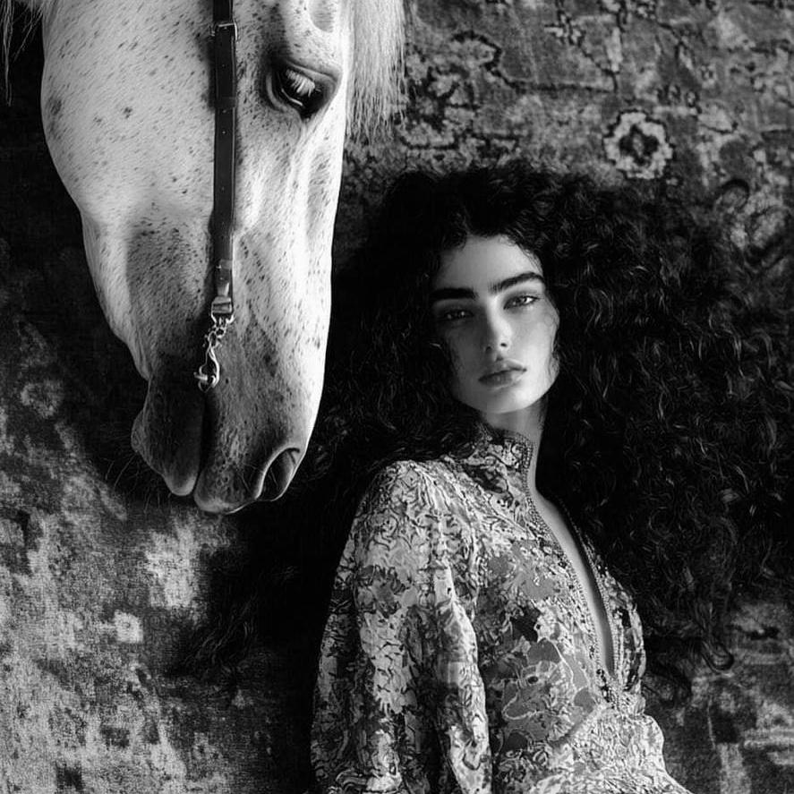 НЕСКРОМНОЕ ОБАЯНИЕ БОГЕМЫ: ИСТОРИЯ И СОВРЕМЕННЫЕ ИНТЕРПРЕТАЦИИ СТИЛЯ «БОХО-ШИК» 14/07/25