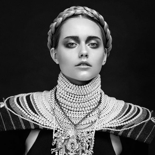 HAUTE COUTURE. МОДНАЯ МЕДИЕВИСТИКА, ИЛИ КАК «НОСИТЬ» СРЕДНЕВЕКОВЬЕ 18/10/25