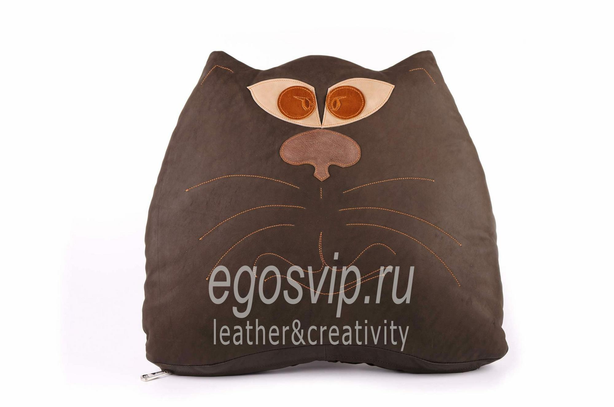 Подушка кожаная Кот Охранитель /модель 15-03