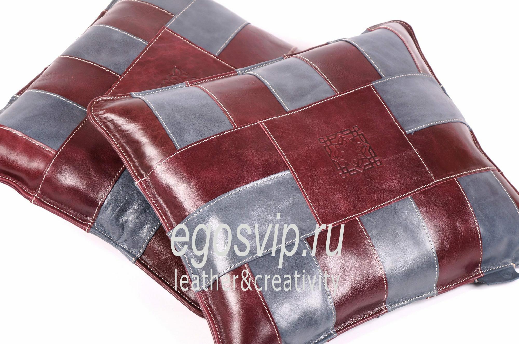 Кожаная подушка на диван или в автомобиль / модель 15-06 вишневый