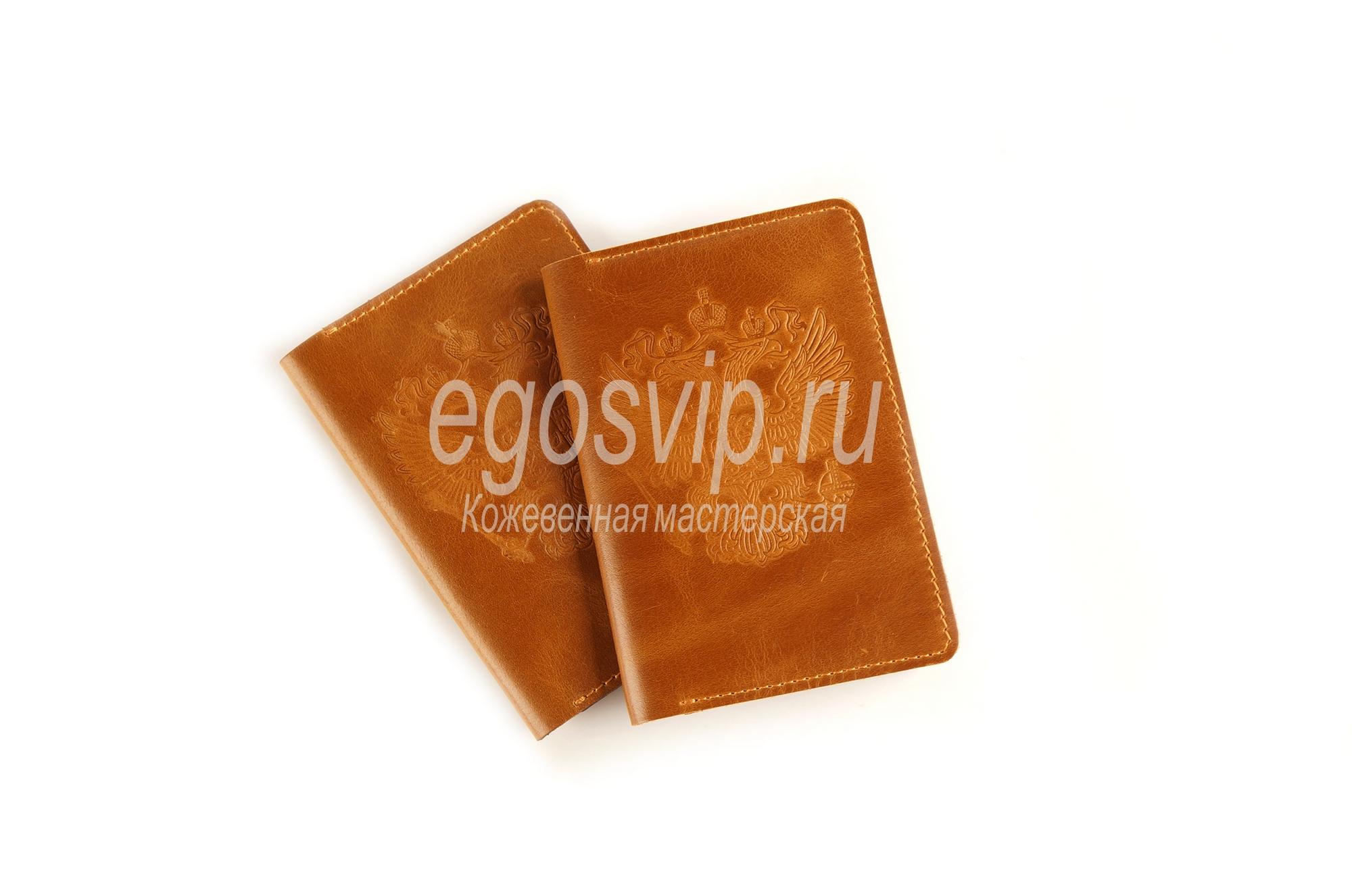 Кожаная обложка  на паспорт ручной работы  / модель 40-02