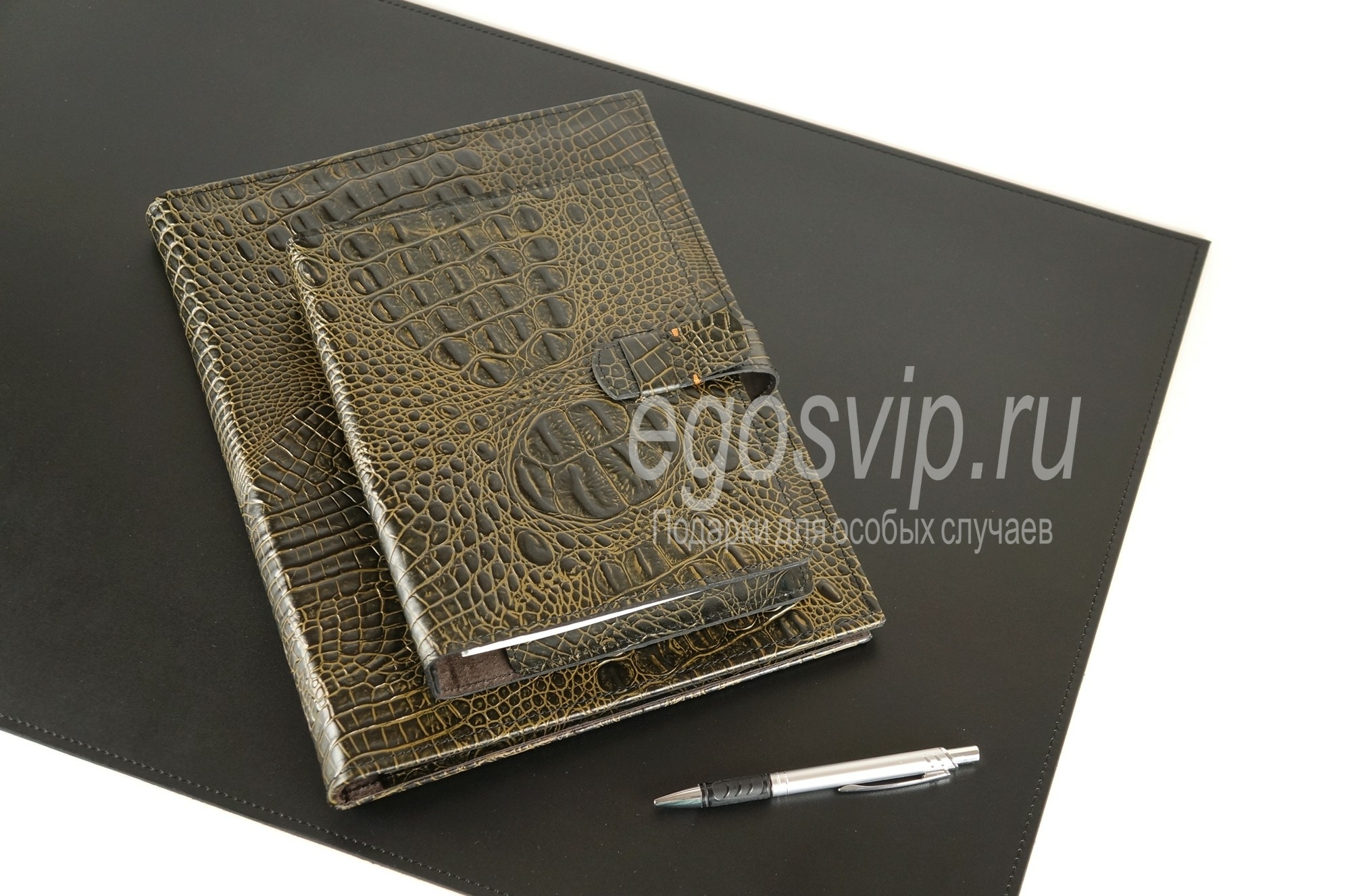 Черная кожаная подложка на стол-EGOS