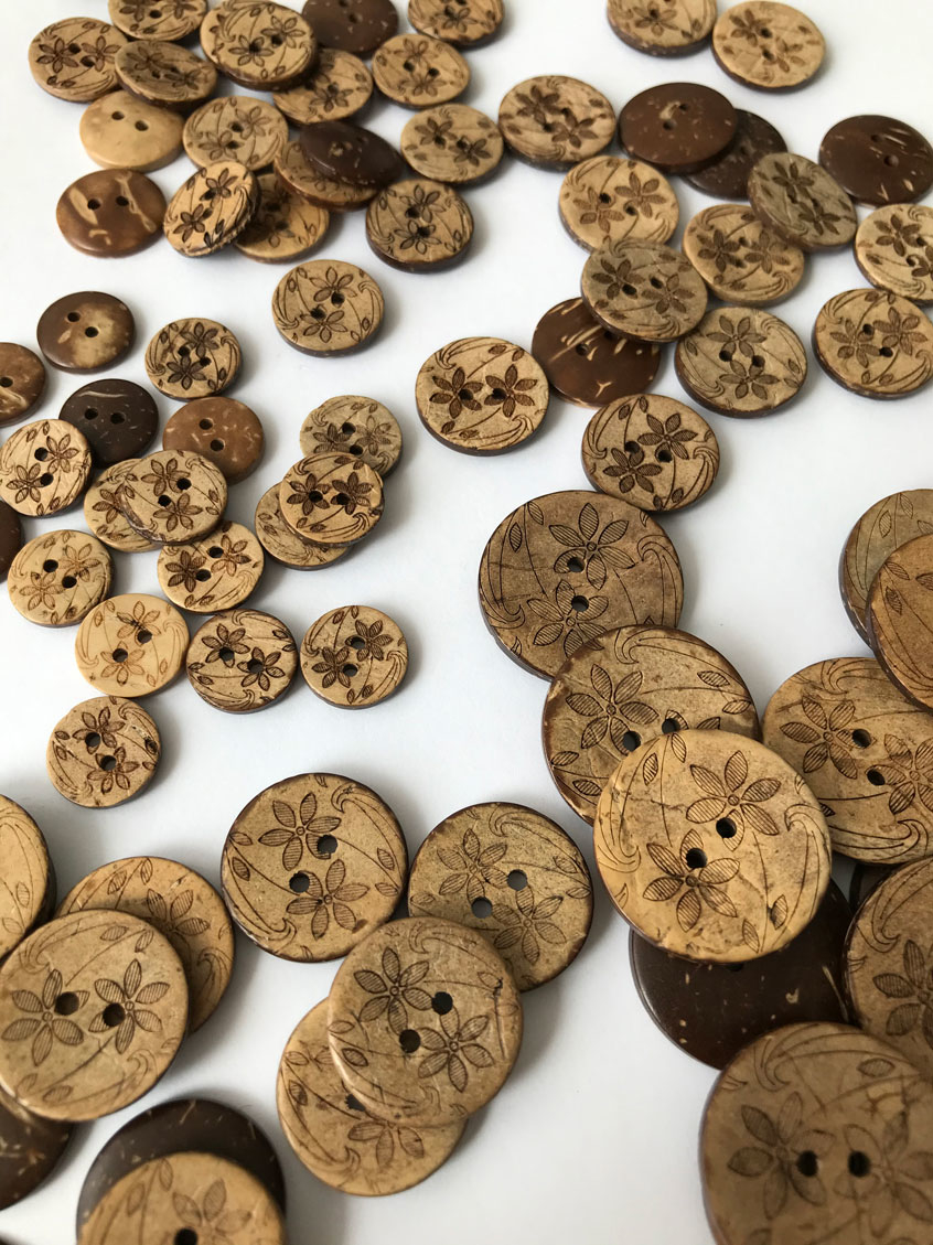 пуговицы кокосовые с рисунком цветы