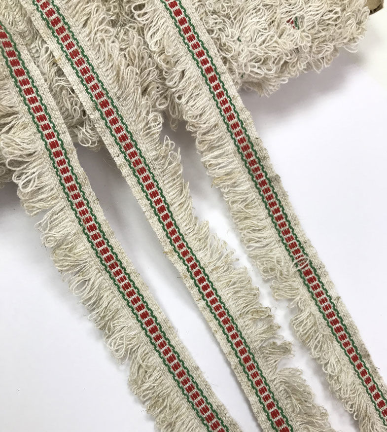 кружево с бахромой