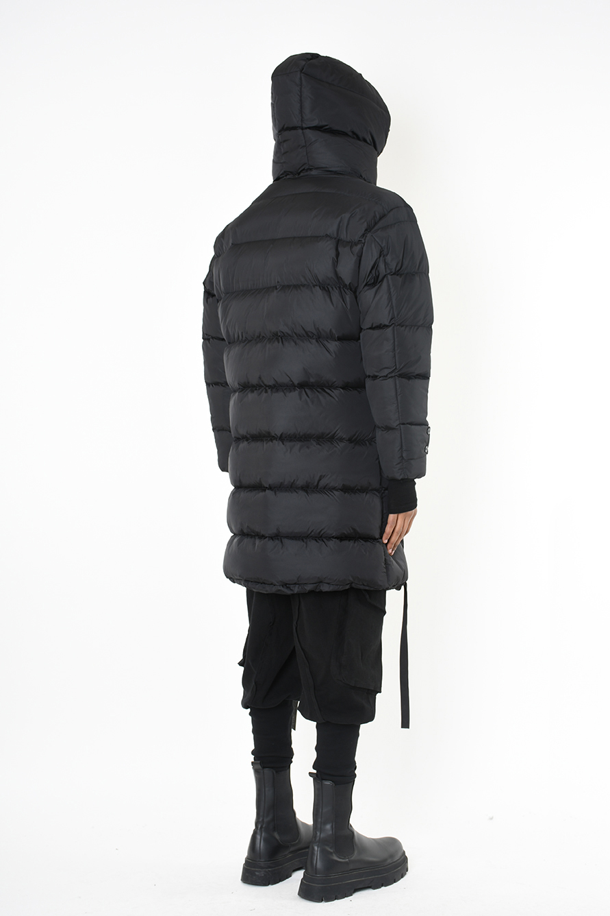 Длинный пуховик со съемным капюшоном на молнии и кнопках LH