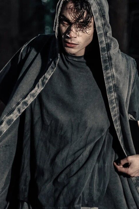 Футболка оверсайз холодного окраса с градиентом LH