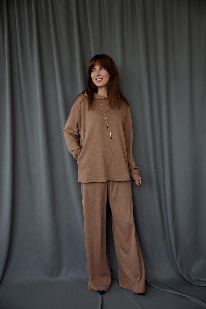 Костюм трикотажный   в бежевом  цвете